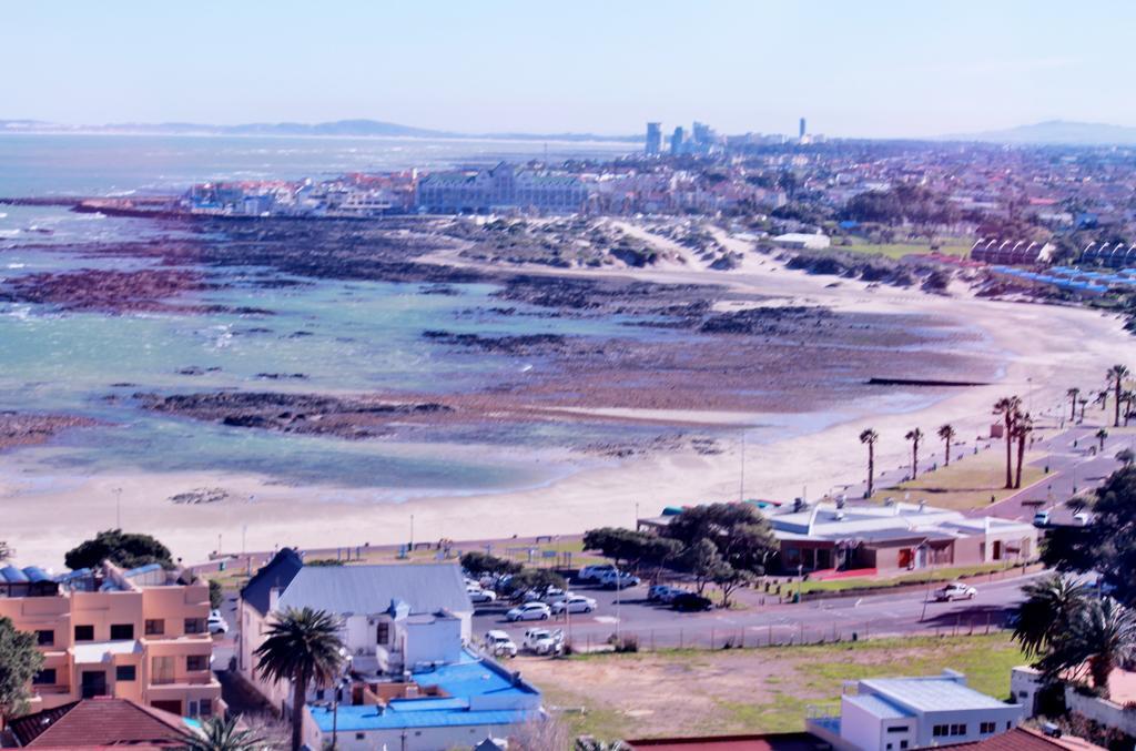 Merci Pere Gordons Bay Luaran gambar