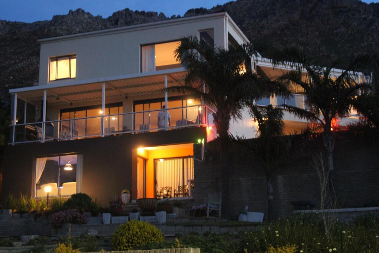 Merci Pere Gordons Bay Luaran gambar