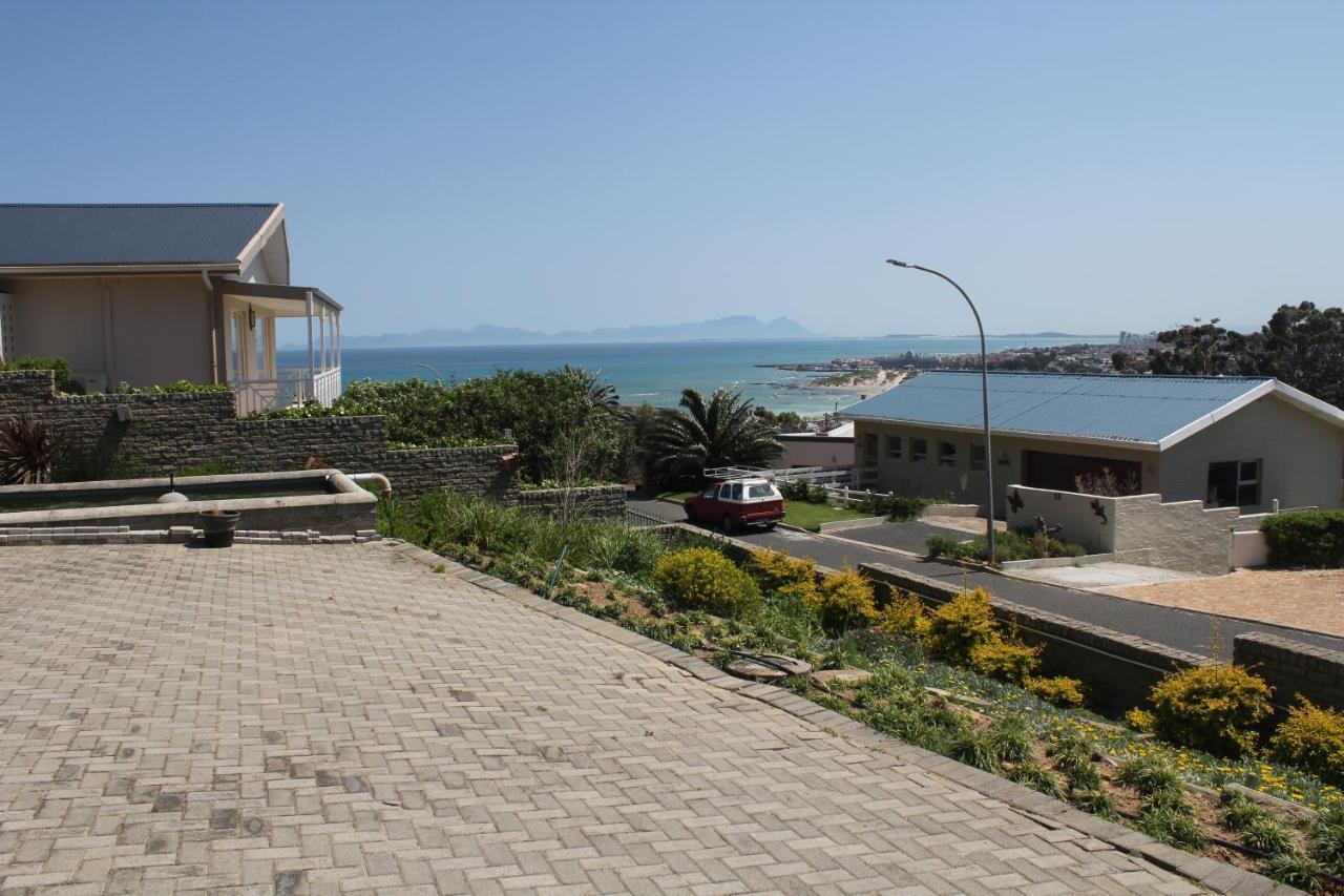 Merci Pere Gordons Bay Luaran gambar